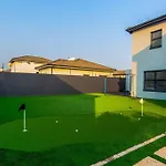 5 Bedrooms 10 Sleeper Holiday Home