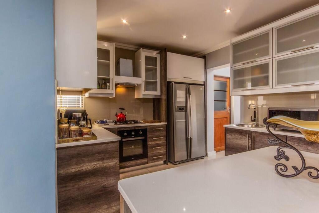 5 Bedrooms 10 Sleeper Holiday home *