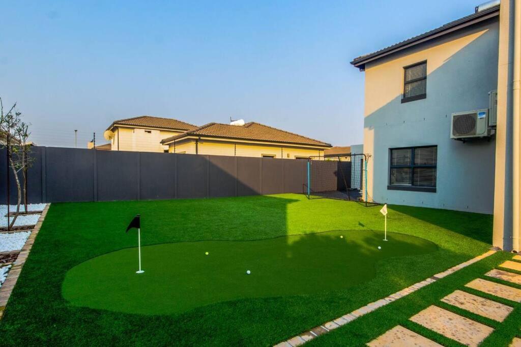 5 Bedrooms 10 Sleeper