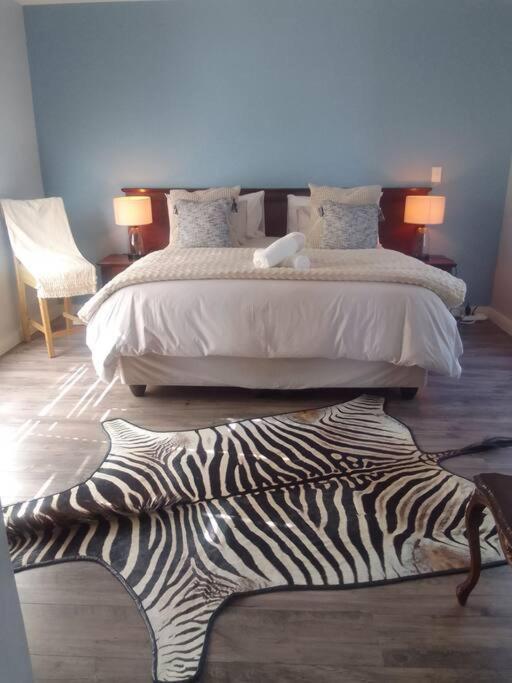 5 Bedrooms 10 Sleeper Holiday home Cape Town