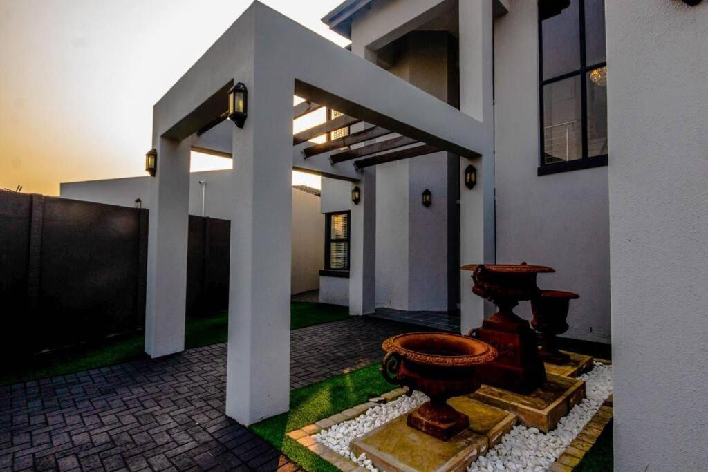 Holiday home 5 Bedrooms 10 Sleeper Cape Town