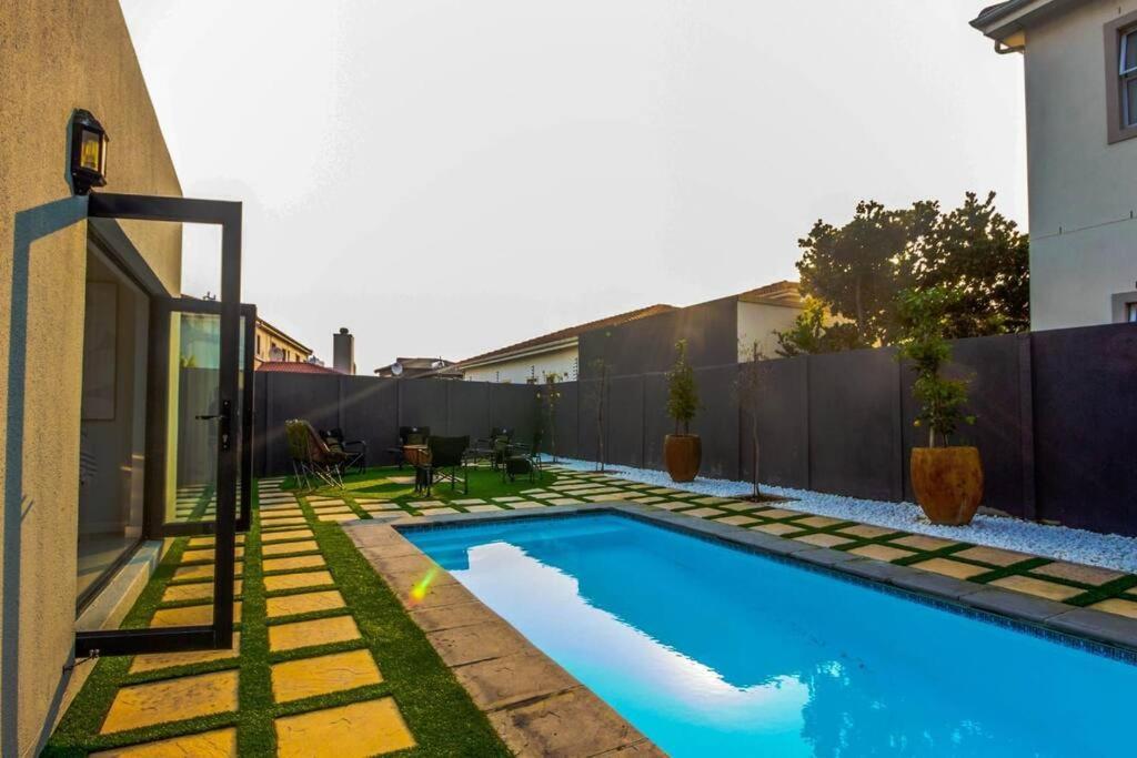 Holiday home 5 Bedrooms 10 Sleeper Cape Town